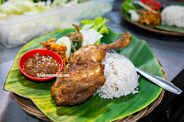 Ayam Penyet Bu Dewi