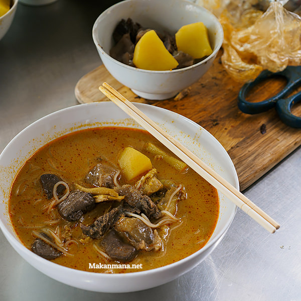 Kari Lebong, Pemain Baru di Medan