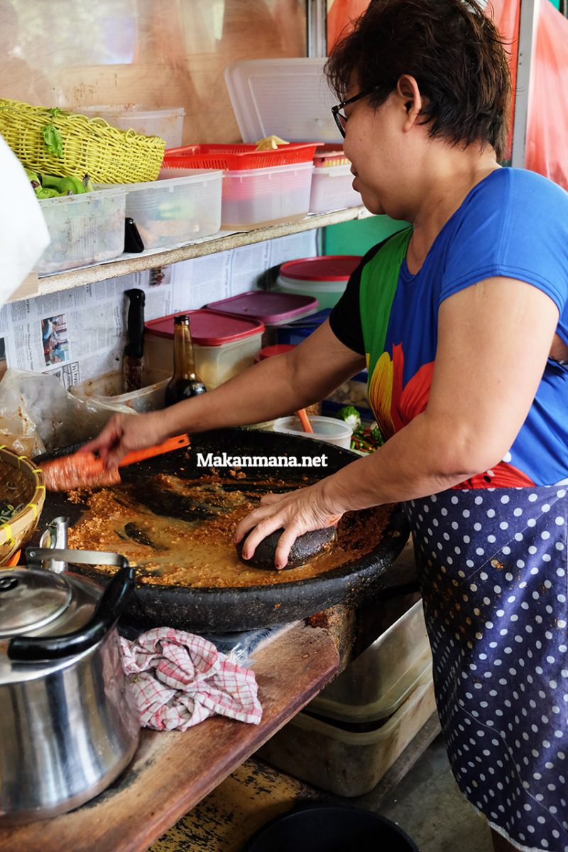 Pecel Ahyok, sudah 30 tahun jualan di Titi Kuning