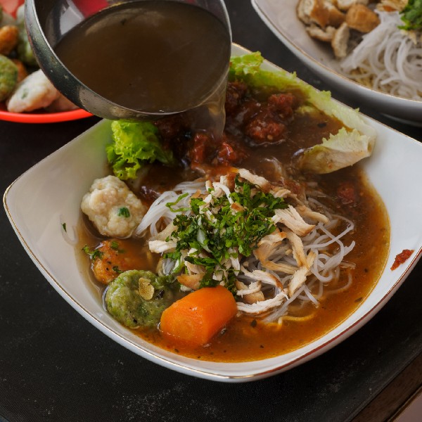 Mie Sop Bibir Pedas, jalan Kalingga