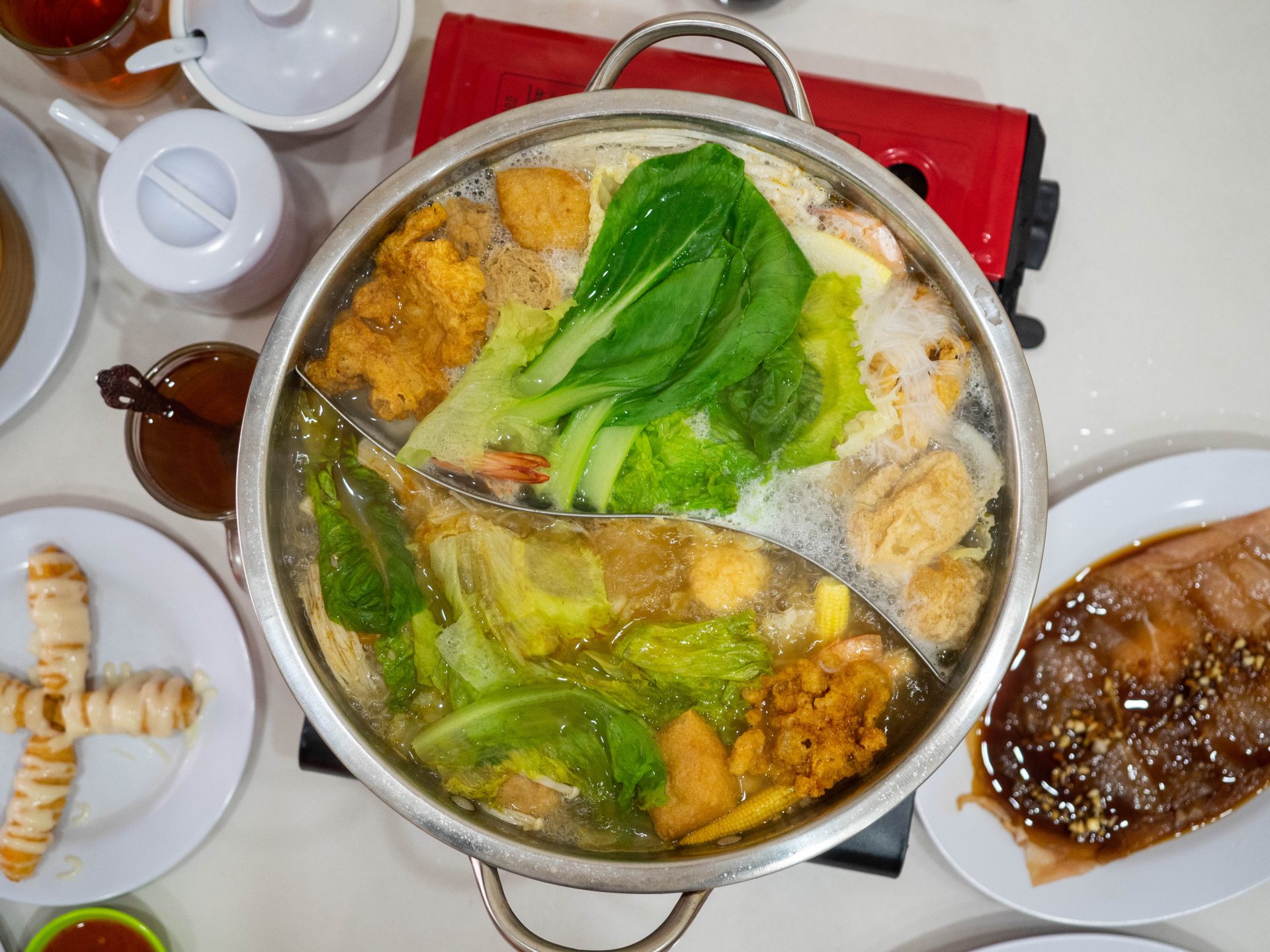Hotpot Steamboat & Dimsum—Harga Kaki Lima, Rasa Bintang Lima